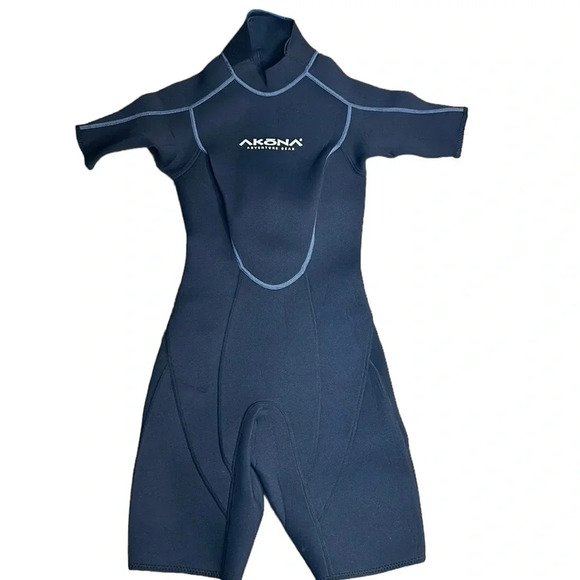 Akona wetsuit,women size  5/6 .Black ,scuba diving , sea doo,surfing ,Neoprene - Picture 2 of 13